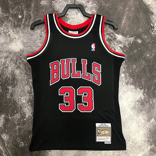 Chicago Bulls Scottie Pippen 1997/98 Black Jersey By Mitchell & Ness